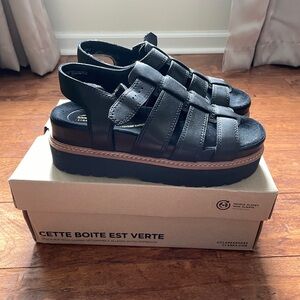 NEW! Clarks Orianna Twist Leather Sandal